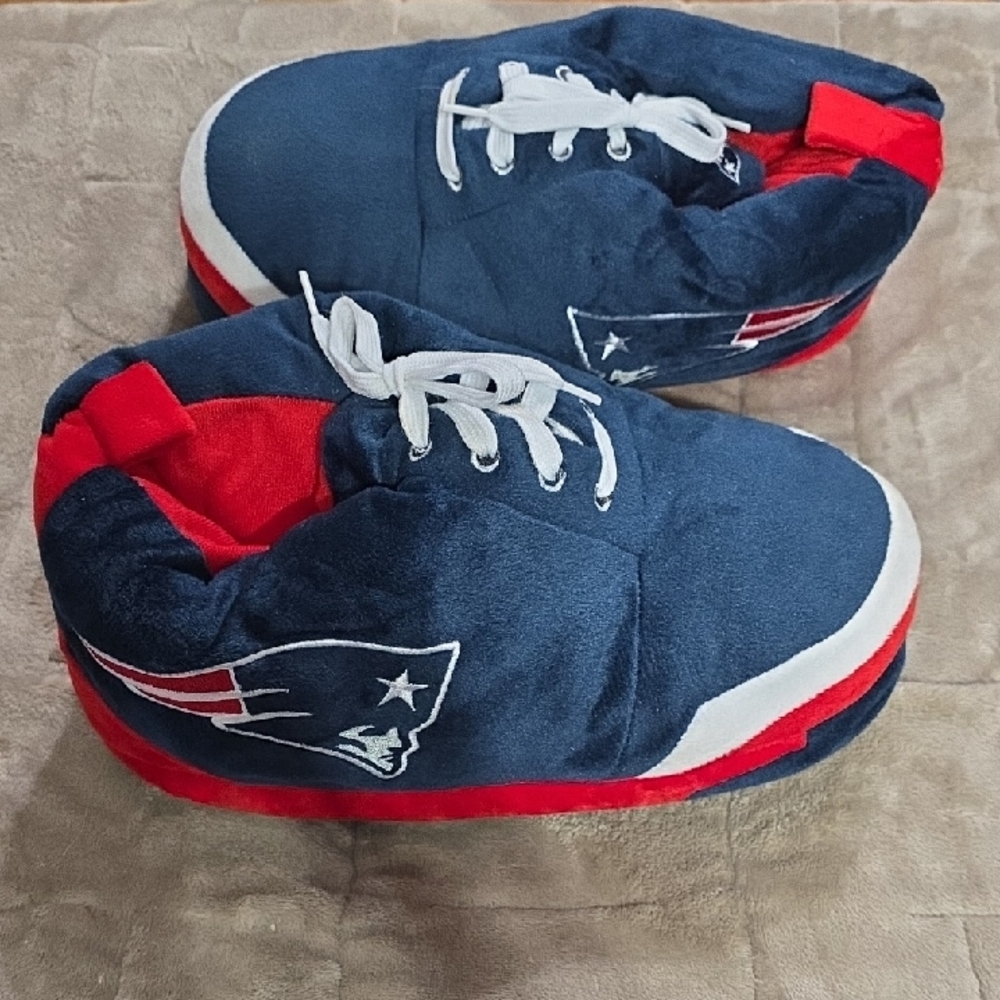 FOCO Mens New England Patriots NFL Slippers Puffy Laces Logo‎ Sz L EUC